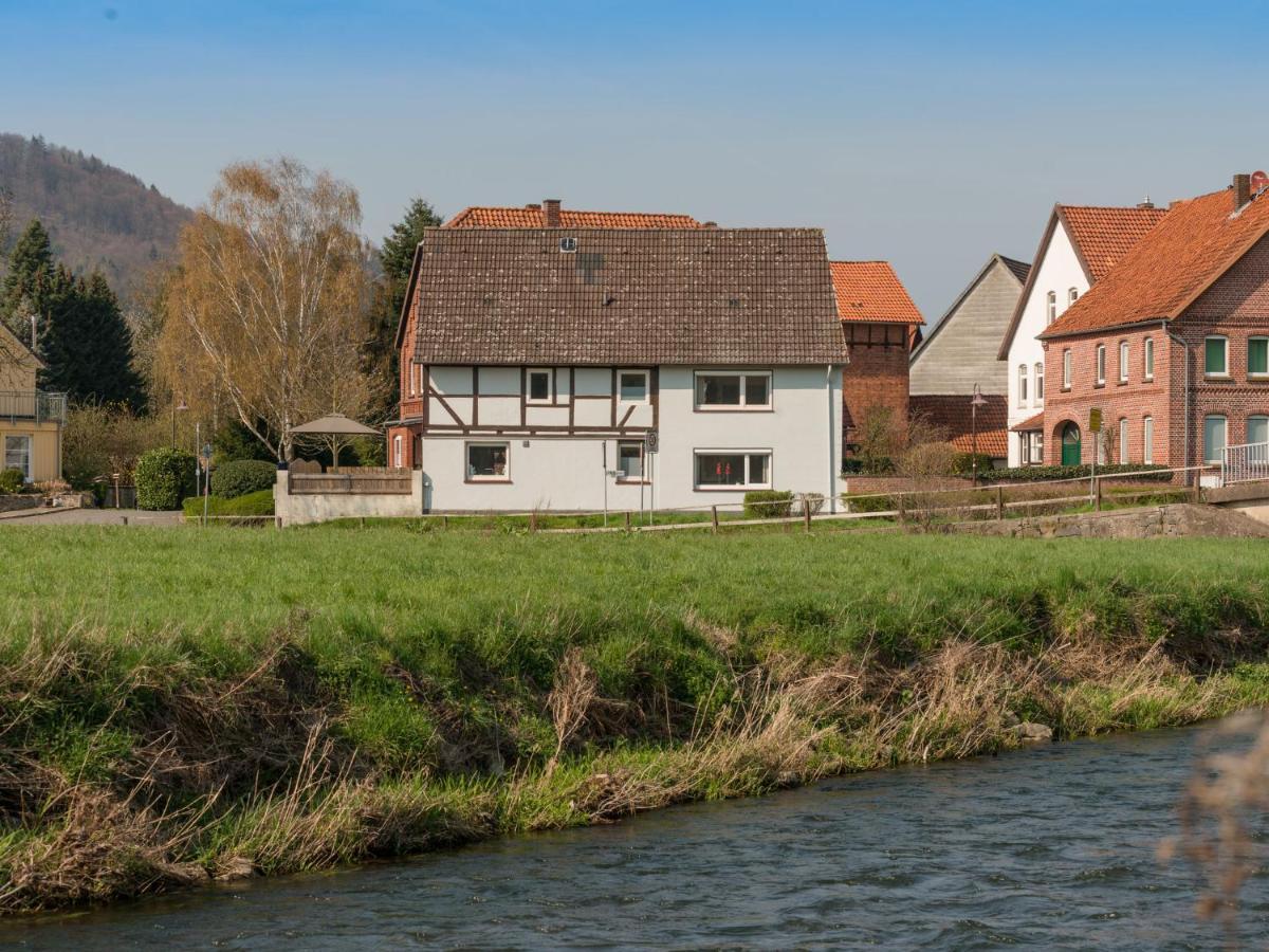 Modern Holiday Home Near River In Amelgatzen Emmerthal Bilik gambar