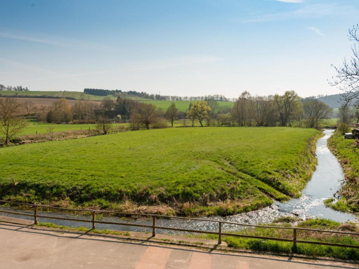 Modern Holiday Home Near River In Amelgatzen Emmerthal Bilik gambar