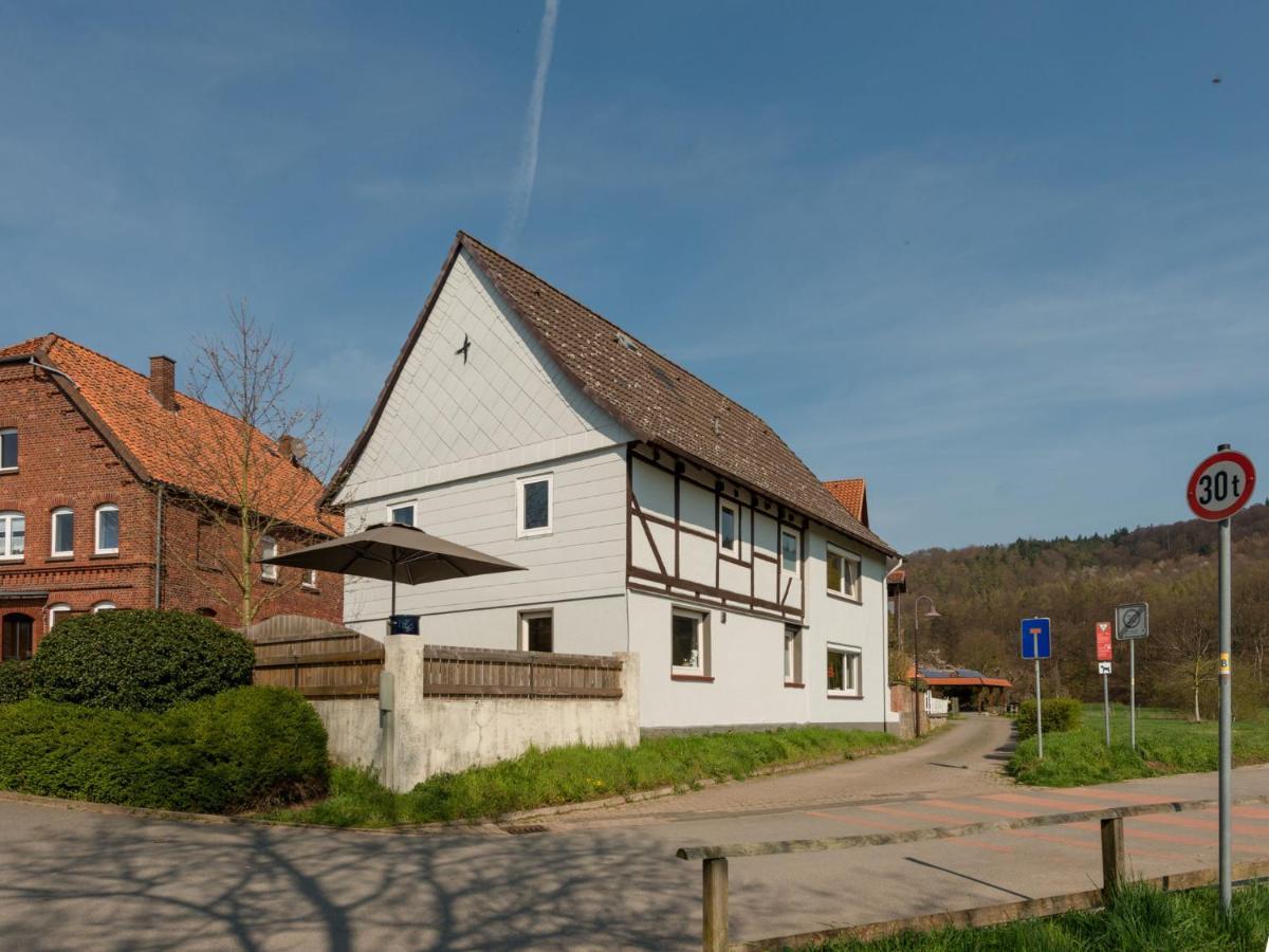 Modern Holiday Home Near River In Amelgatzen Emmerthal Bilik gambar
