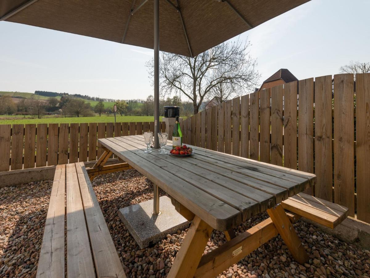 Modern Holiday Home Near River In Amelgatzen Emmerthal Bilik gambar